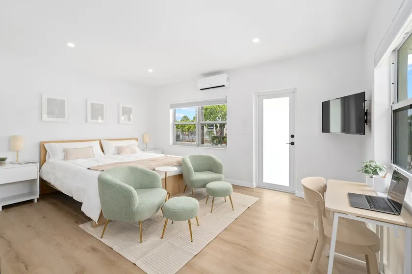 Retro Studio - Walking distance to downtown and the beach - Image 1
