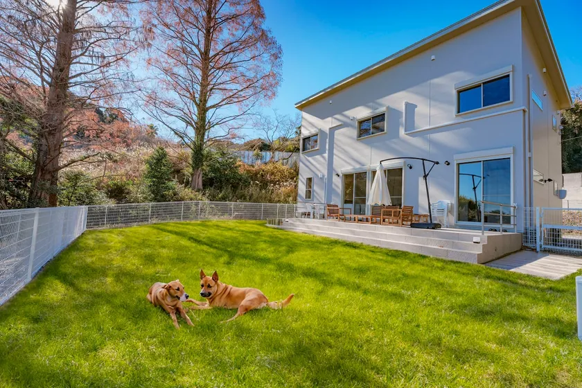4LDK house with natural grass dog run! 10-minute walk to Imaihama Beach, Cherry Blossom Festival - Image 1