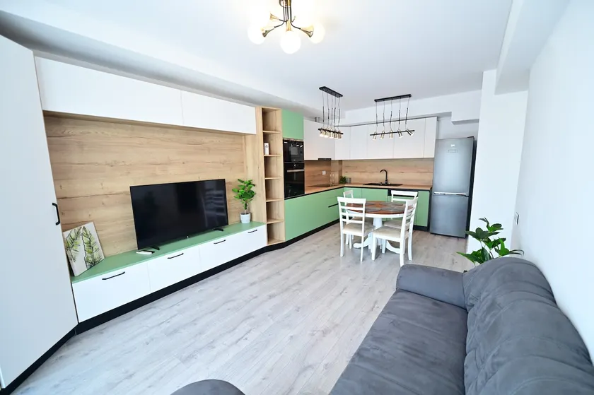 FLH - The Lake Home - Apt 33 - Image 1
