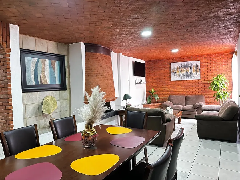 Elegant and spacious Metepec house! - Image 1