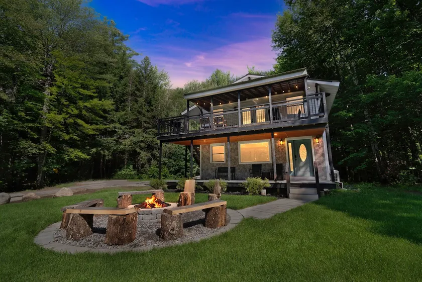 6 BR | EV Charger | No Pet Fee | Pool Table - Image 1