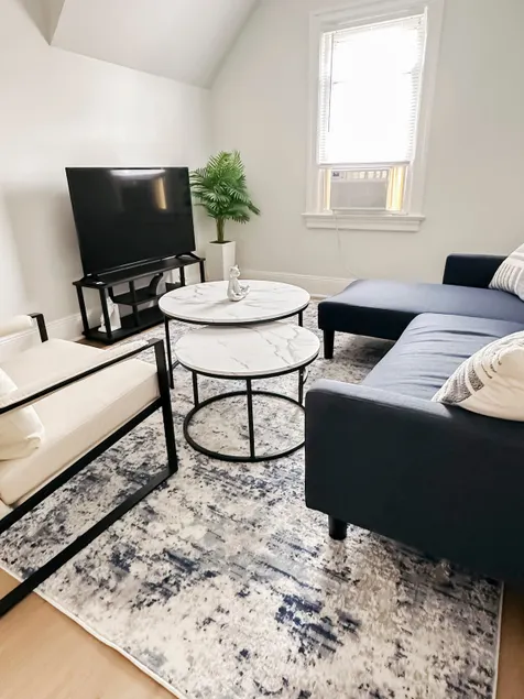 30 min to NYC, Stylish 1 BD, W/D - Image 1