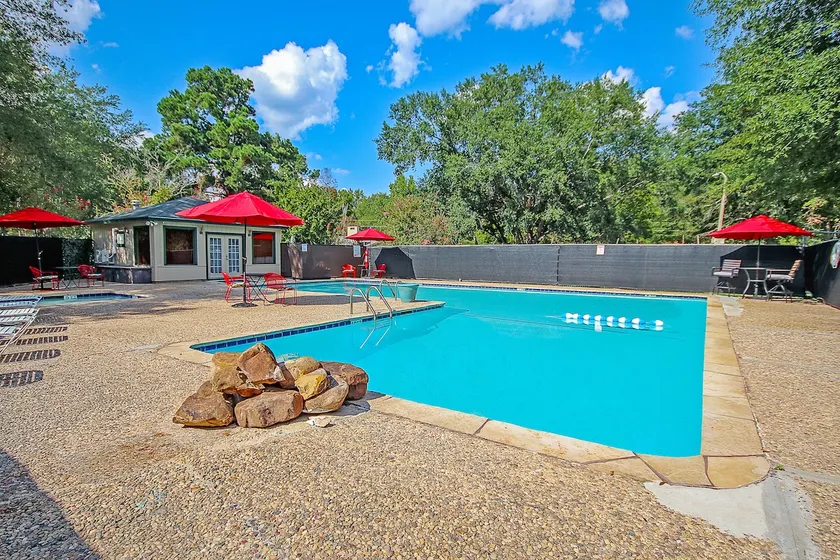 Regents Park Resort ~ Tennis, Pool, Pickle & More! - Image 1