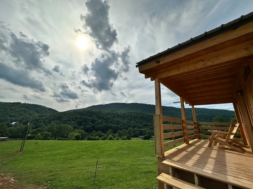 Mountain View Cabin - Image 1