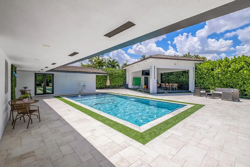 Welcome to Miami - Image 1