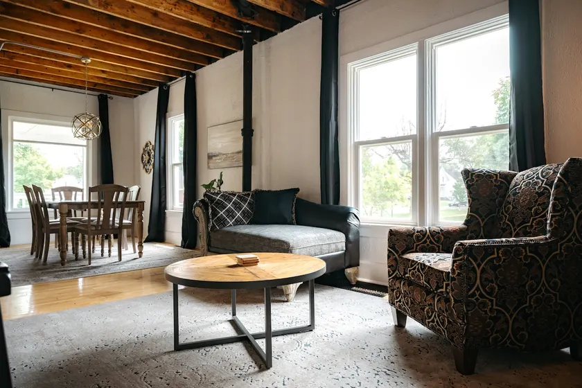 Renovated Downtown Getaway - Image 1