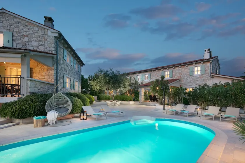2-Bedroom Residence-Shared Pool - Image 1