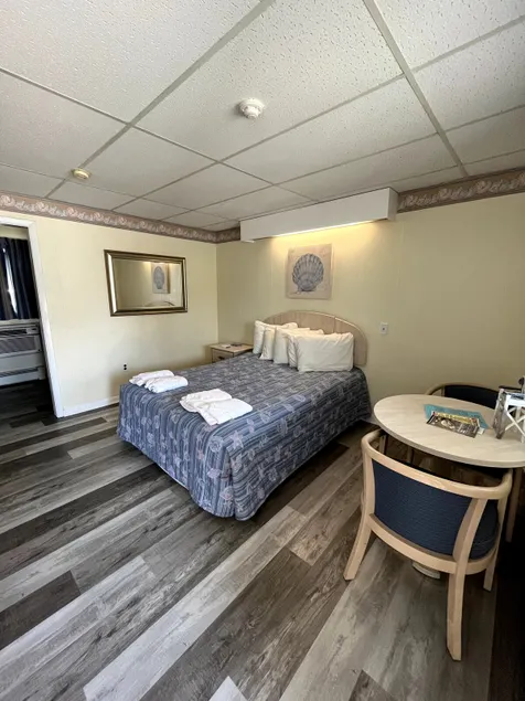 Spacious Unit Steps From The Beach - Image 1