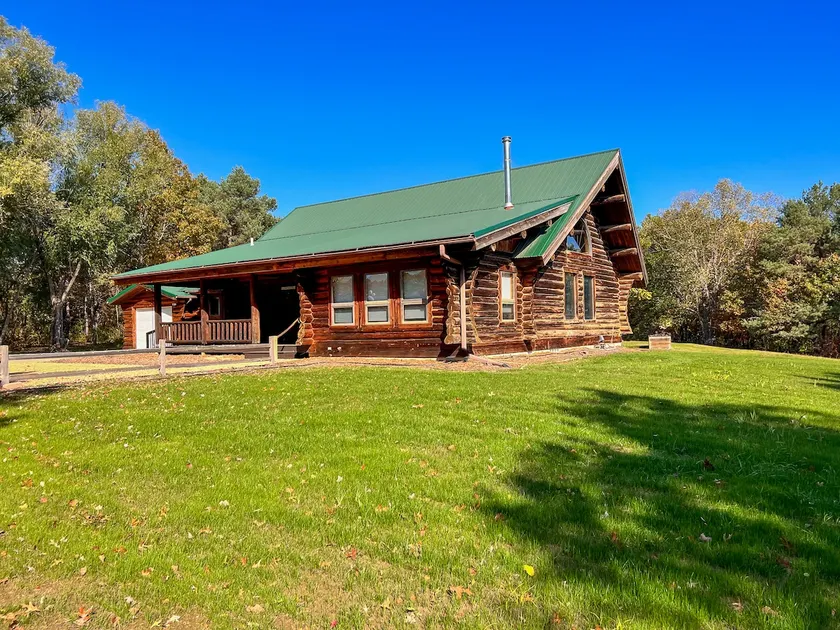 Must See True Log Cabin - Longview Haven - Image 1