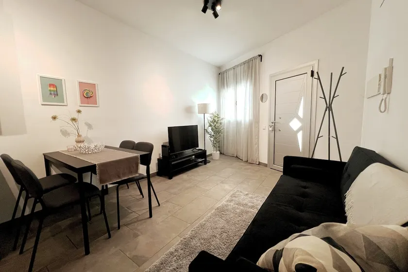 Cozy apartment well-located in Terrassa, Barcelona - Image 1