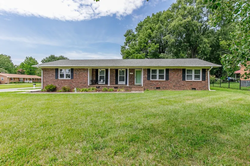 Pet-Friendly Ranch Near Elon U - Image 1