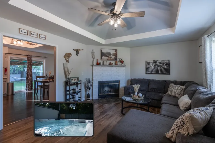 Secluded Home & Hot Tub - SW SGF - Image 1