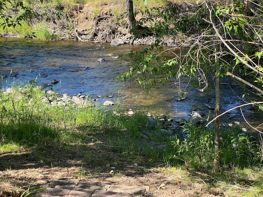 Little place by the River - Image 1