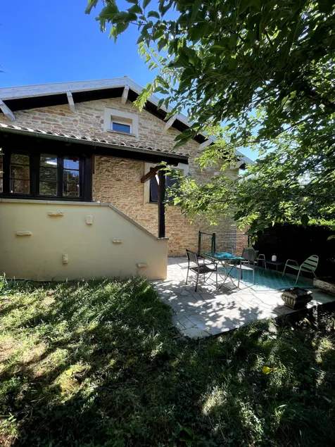 House at the foot of La Roche - Image 1