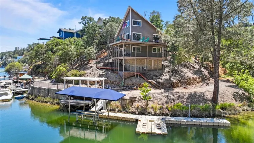 Lake House Directly on Lake Tulloch w/Private Dock - Image 1