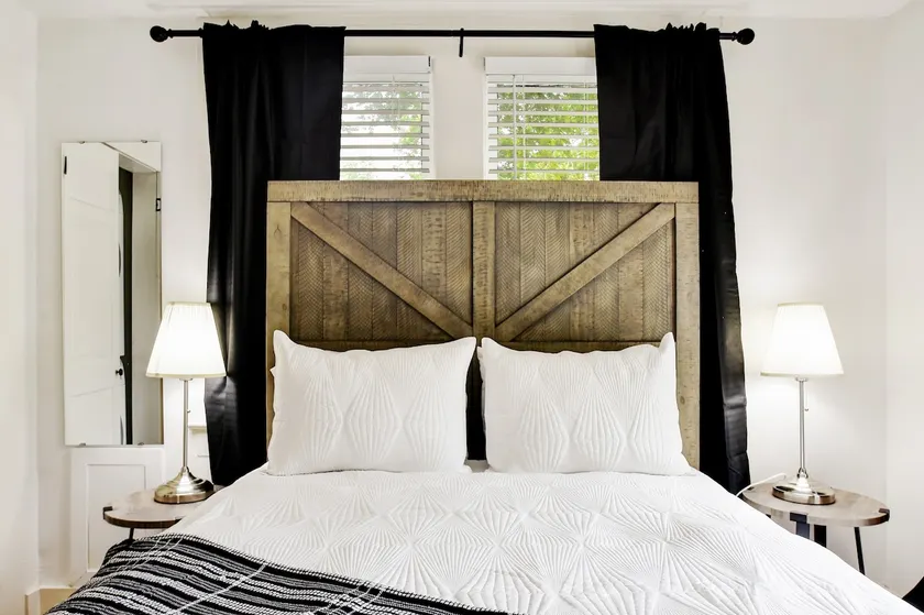 Beautiful Bungalow in Southtown - Image 1