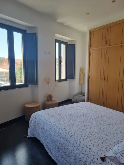 Riverside Apartment Marvila - Image 1