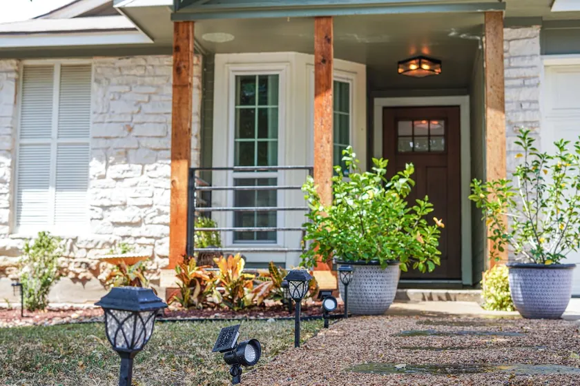 Cozy Walnut Creek Home in Austin - Image 1