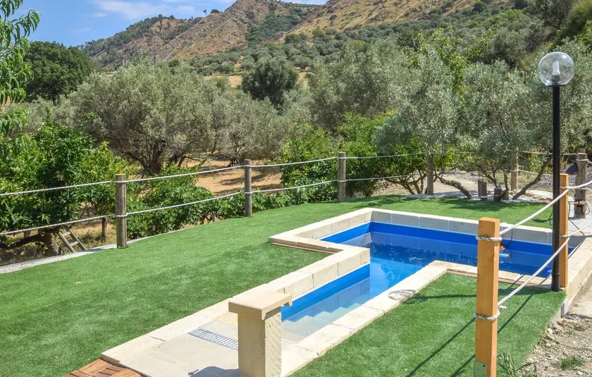 Beach house in nature in Copanello - Image 1