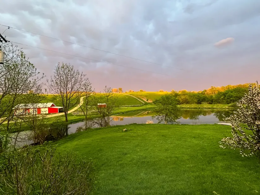 Family Friendly Modern Farmhouse 42 Private Acres - Image 1