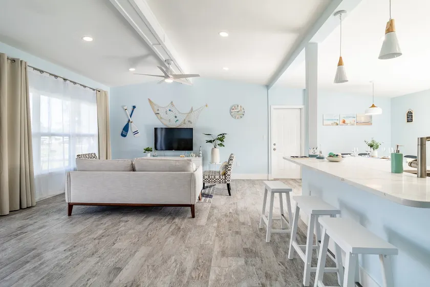 12 Mins to Beach- 3br Cozy POOL home! - Image 1