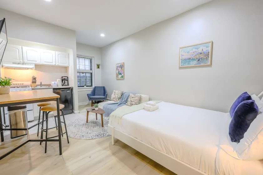 Old Charm Studio Apt near Back Bay - Image 1