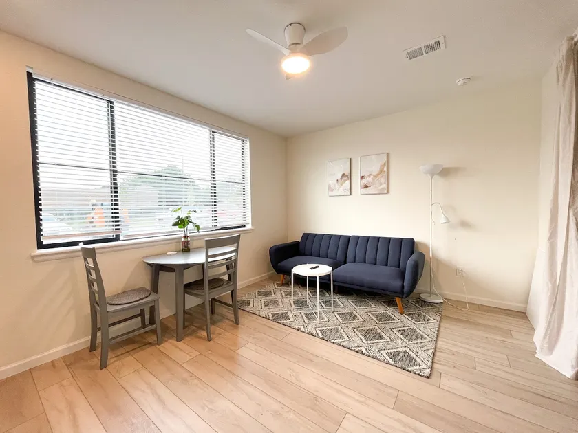 Clean New-Build Guest Suite in SE Denver - Image 1