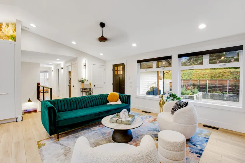 Newly Listed! Rare Modern Luxury in Milton - Image 1