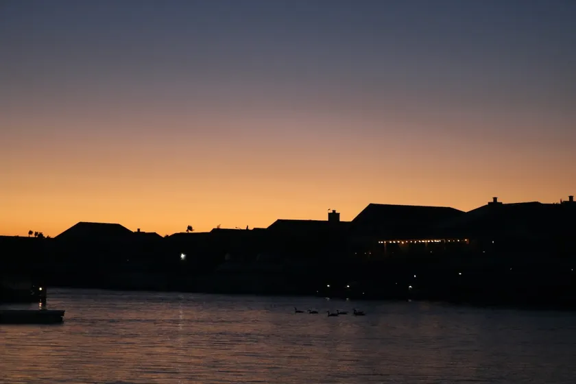 Serene Retreat | Boat Rental | Sleeps 6 people - Image 1