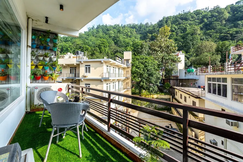 Homlee-Heaven in Hills 1BHK-Parking-Lift-Tapovan - Image 1