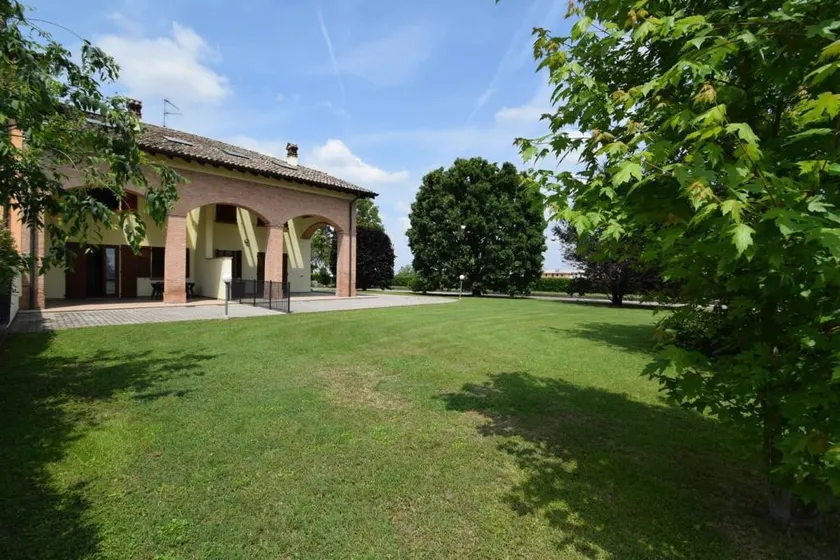 Villa Cesare Out of Town - Image 1