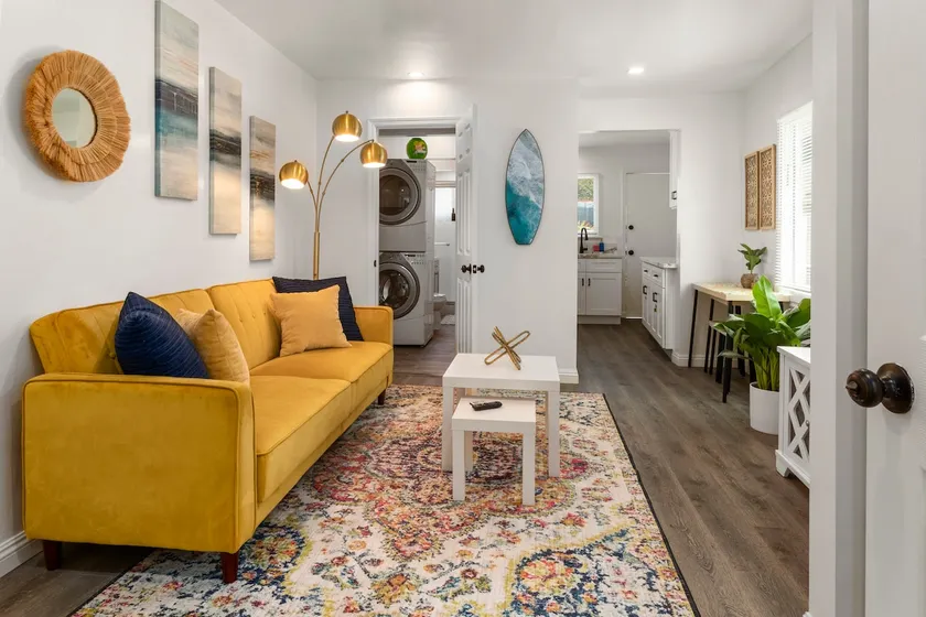 6 Minutes from Pier/ Laundry in unit/ Free Parking - Image 1
