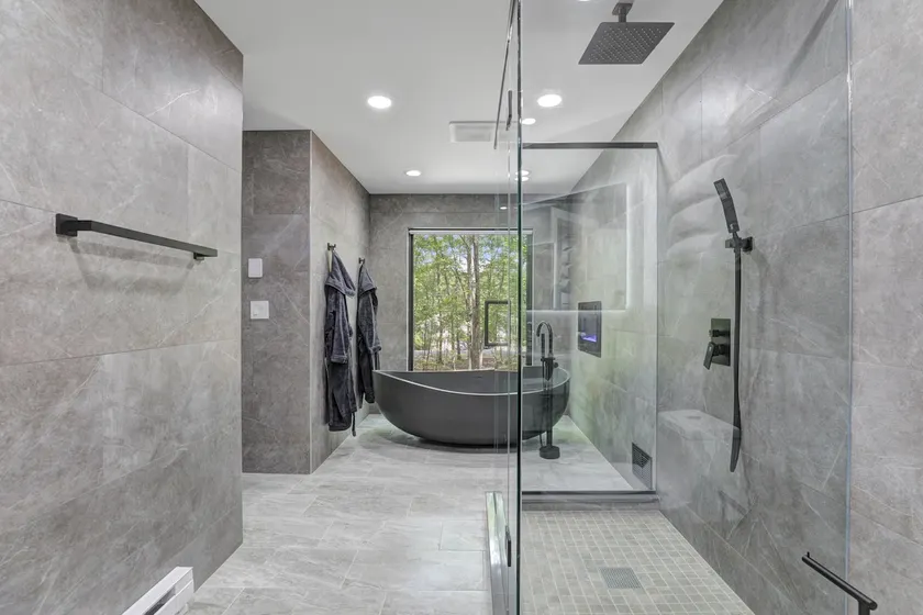 Modern Poconos Mansion 5BR 3BA | Hot Tub | Sauna + - Image 1