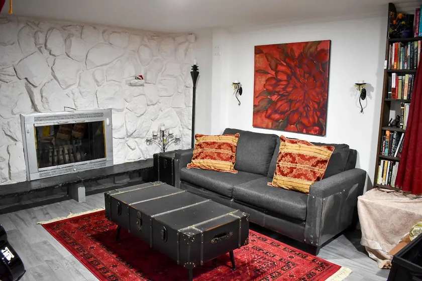 Cozy & Spacious Artsy Home in Denver - Image 1