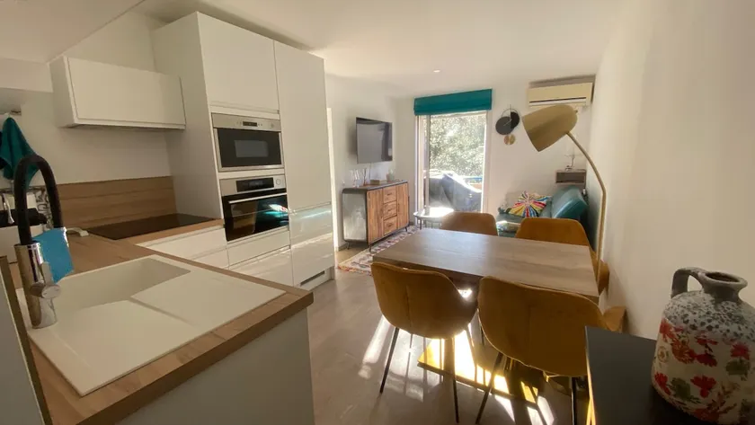Beautiful 2 bedrooms, quiet, near coves - Image 1