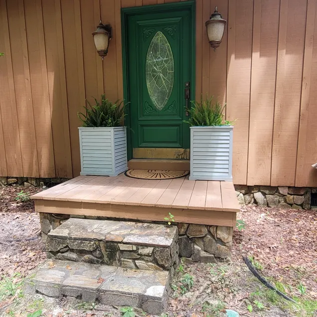 Riverside Retreat - Image 1