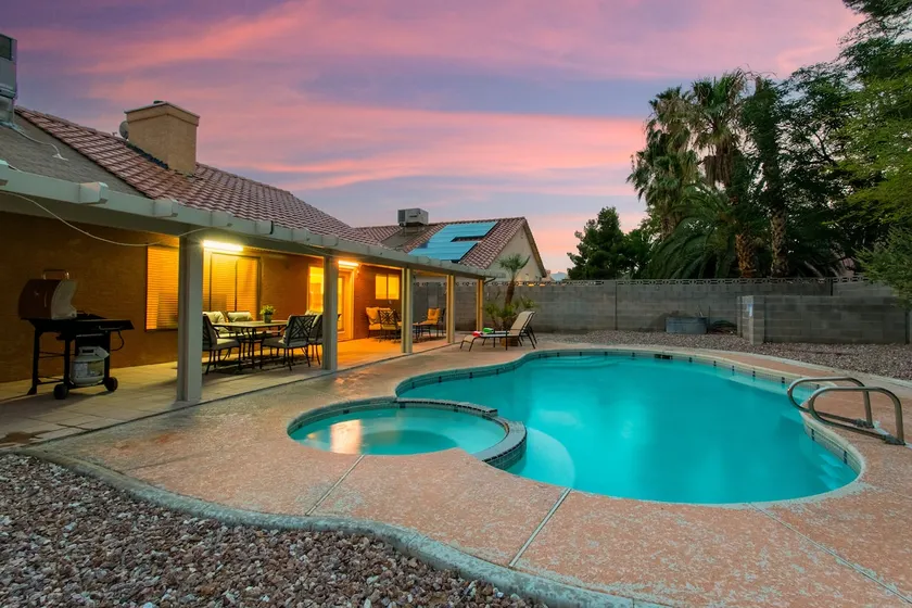 Charming Pool Retreat: 5BR LV Home w/ Pool Table - Image 1