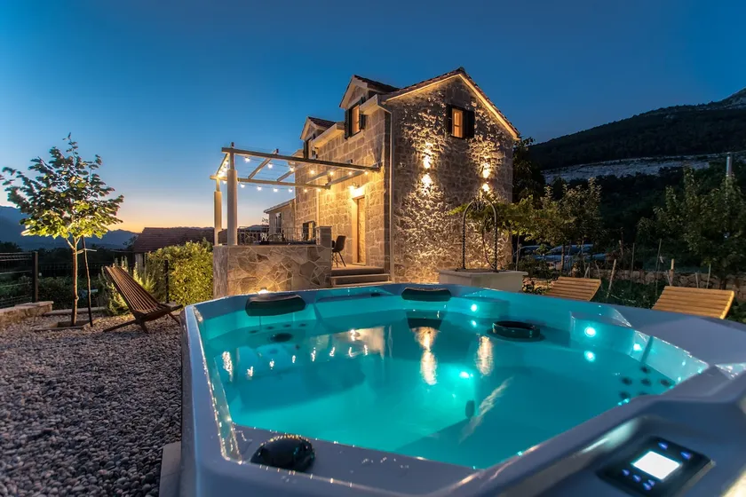 Villa Le Adria - Private HotTub - Free Beach Parking - Image 1