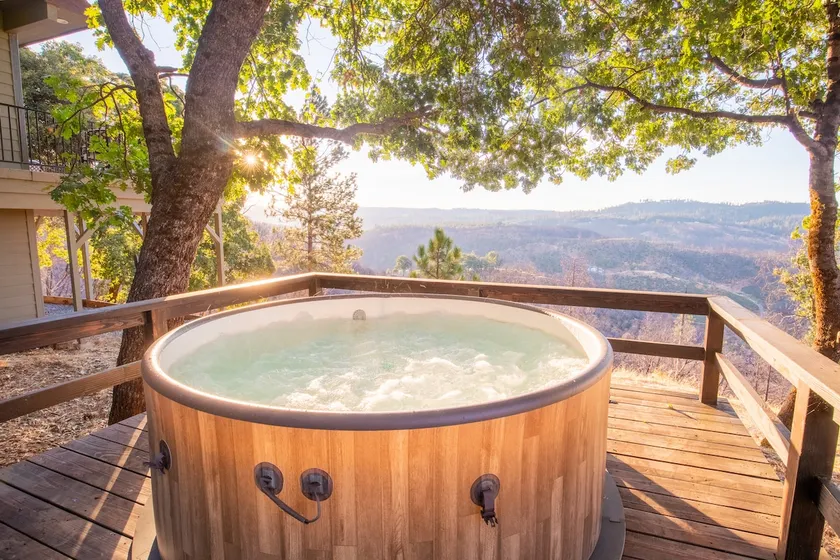 Mountain Retreat & Spa, 10 Acres - Image 1