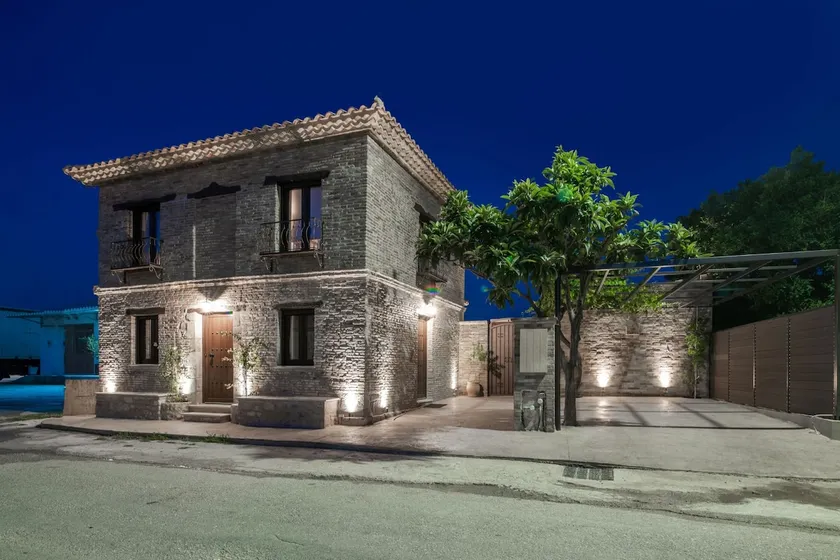 Villa Frontale - Restored Villa with Pool Perfect for 6 Nestled Next to a Traditional Olive Mill and Local Farms Offering Authentic Hospitality and Organic Delights By Villa Mana Gers - Image 1