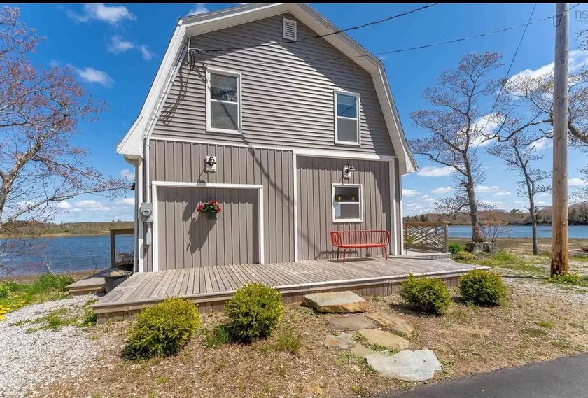 Bridge Guest House - Image 1