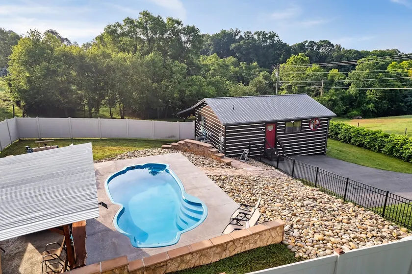 Hideout Haven Hot Tub Private Pool - Image 1