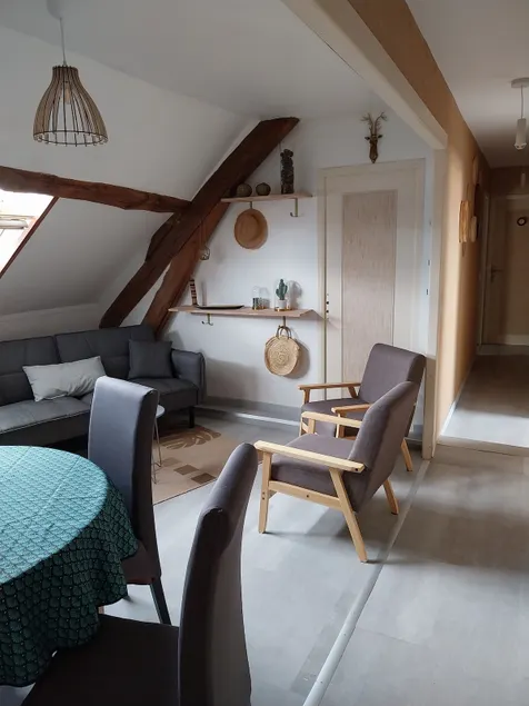 3 bedroom apartment, with all amenities. - Image 1