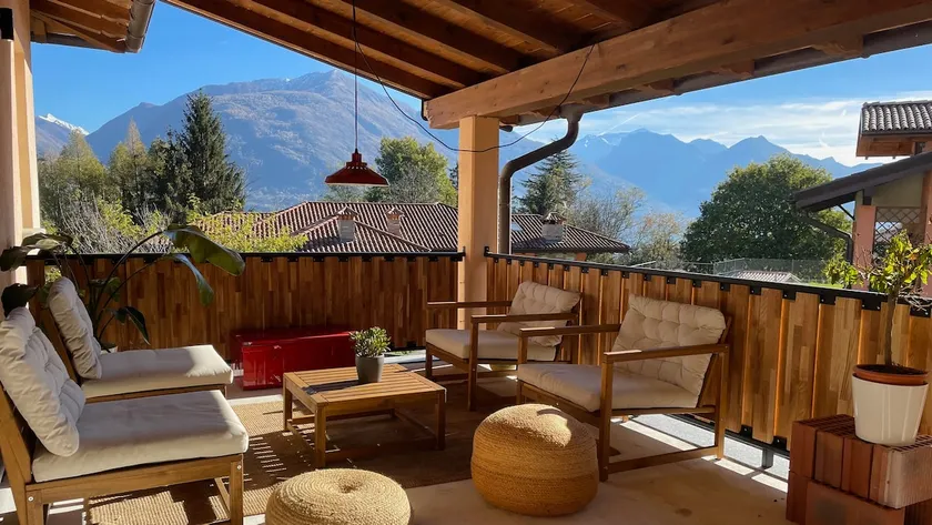 Como Lakehouse with Big Views, Garden, Gym & Sauna - Image 1