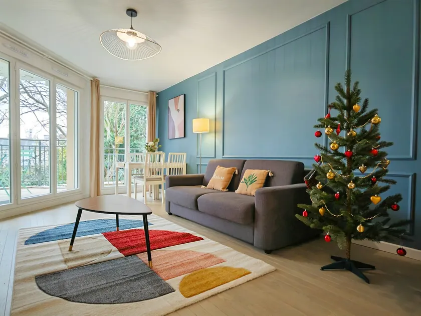 Charming house with free parking near Paris - Image 1