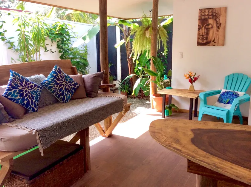 Escape to Eden - Near Beach with Private Jacuzzi - Image 1
