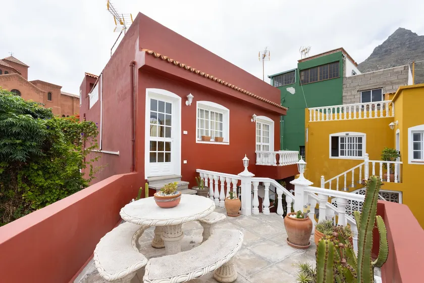 Live La Punta del Hidalgo Center - Image 1
