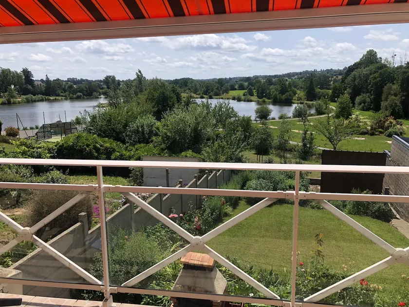 The lake house - Image 1