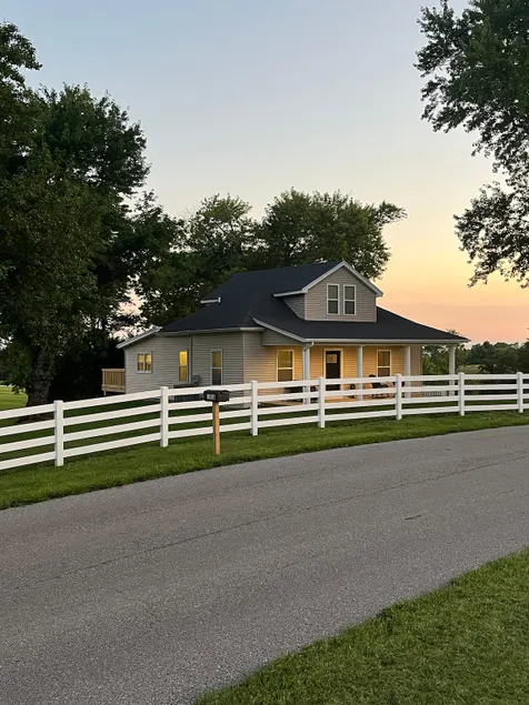 Modern Farmhouse 5 mins to Ark parking lot - Image 1