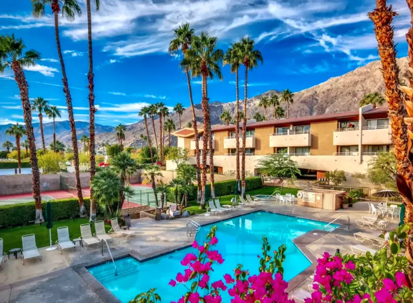MCM Condo Downtown Palm Springs - Image 1